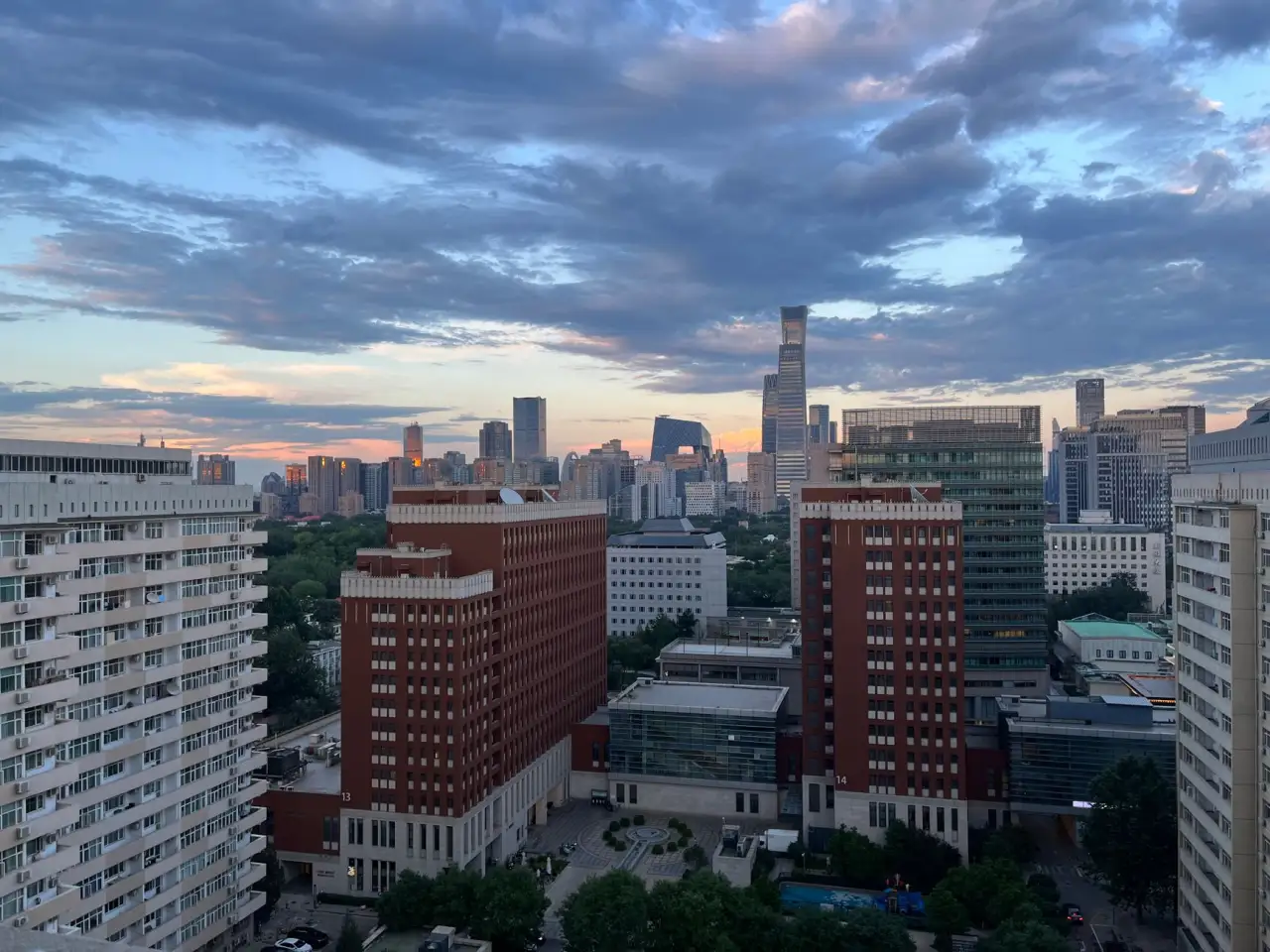 东方双新软件开发技术栈与架构设计优势解析
