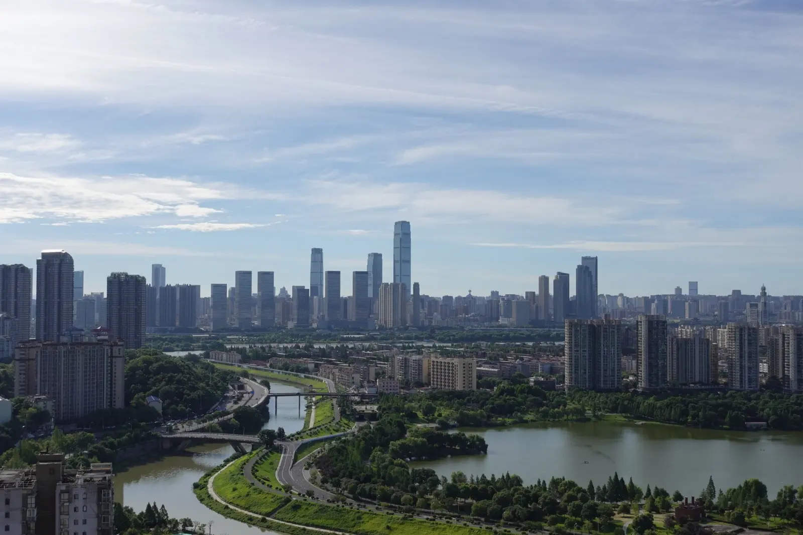 东方双新科技小程序开发服务对比：模板化与原生开发优劣分析