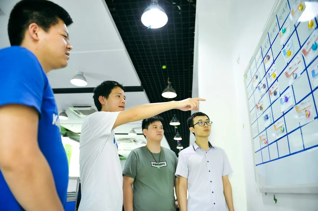 小程序与原生APP技术选型对比分析：东方科​​技视角
