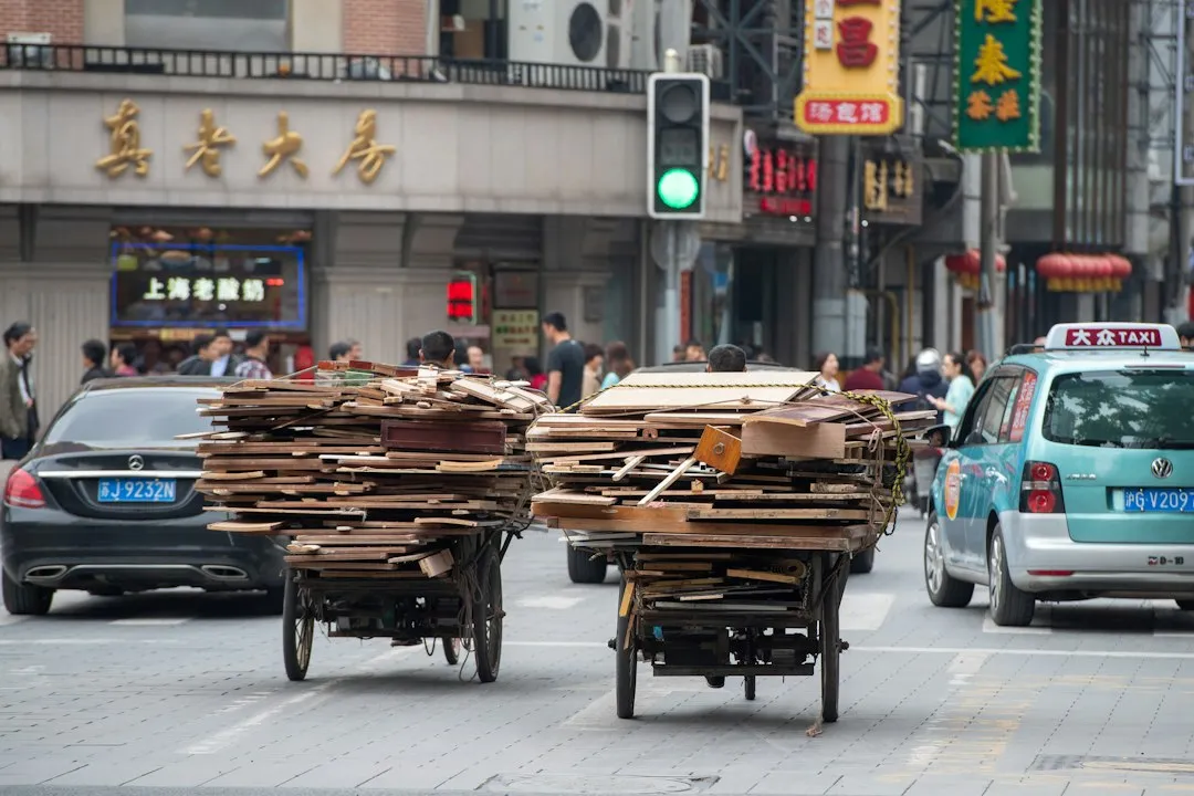 海南企业移动应用开发：2025年小程序与原生APP技术选型对比分析